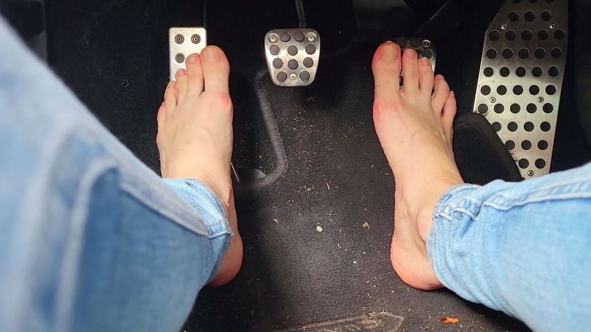 Barefoot Pedal Pumping & Revv