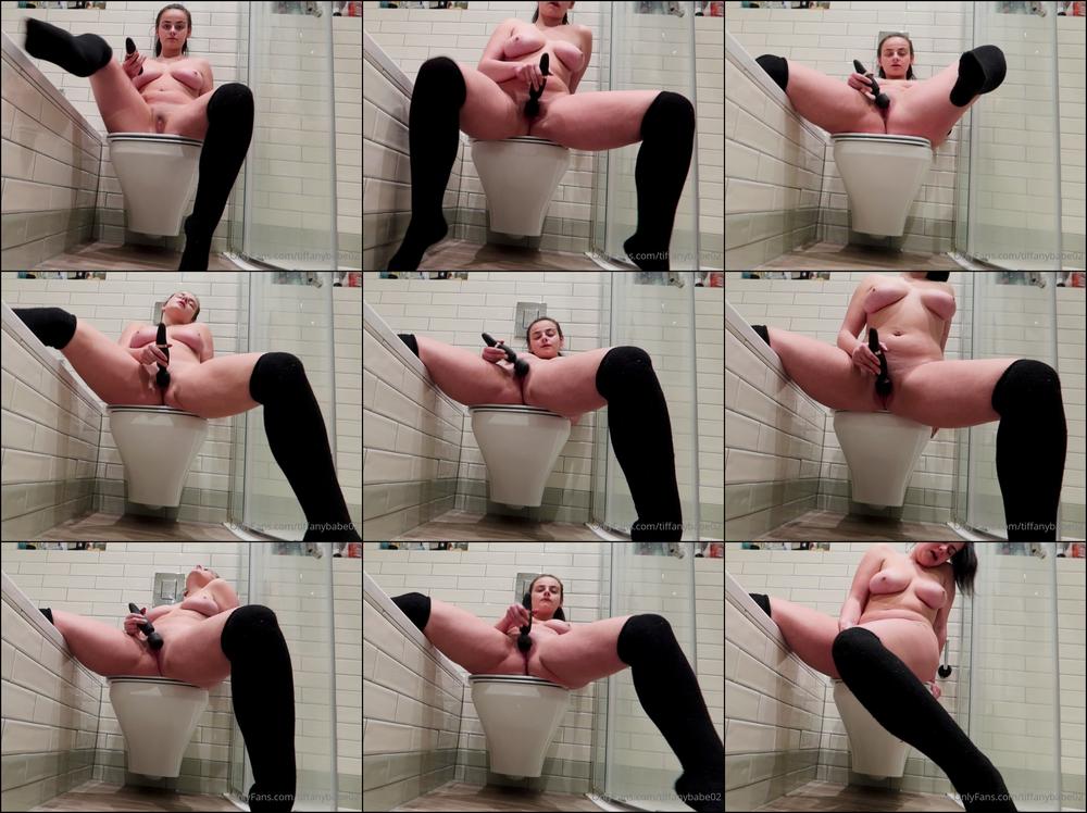 Squirting in the bathroom