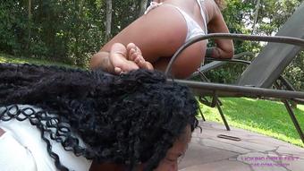 LICKING LATINAS FEET - LOLAH VIBE - Are you skilled in foot worship? (Licking Latinas Feet)