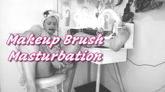 Makeup Brush Masturbation (DakotaMarr)