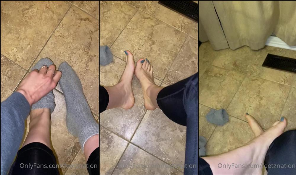 feetznation 05 01 2022 2320463082 Iâm baaackkk ⨠The writing on the bottom of my socks was my mood the entire holiday