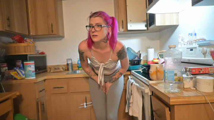 Housework Pee Desperation - March 22, 2023