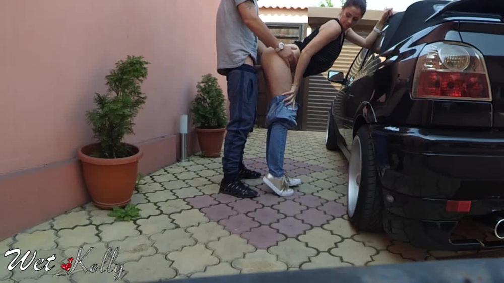 Wet Kelly Quick Sex Outdoor