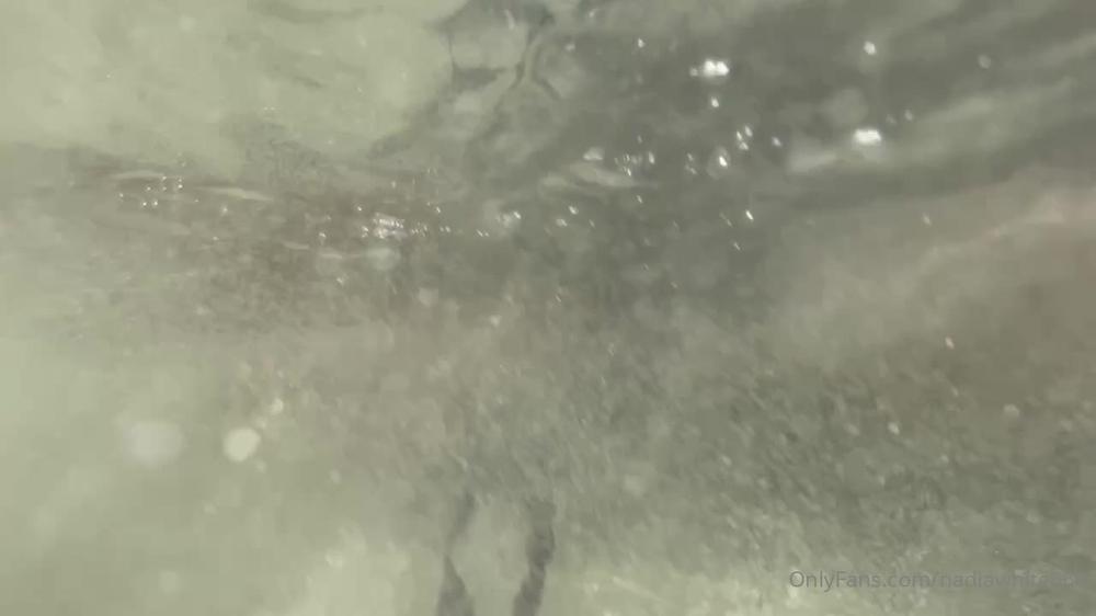 nadiawhite666 01 04 2021 2070872769 More beach â±