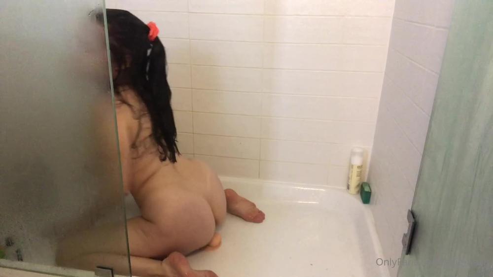 elliefrancisbean 02 03 2021 2043869165 Do you like the way I bounce baby  