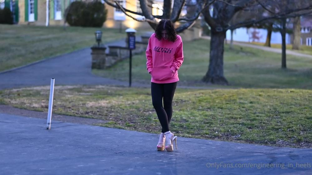 engineering_in_heels 13 03 2021 2053819583 Shoot video