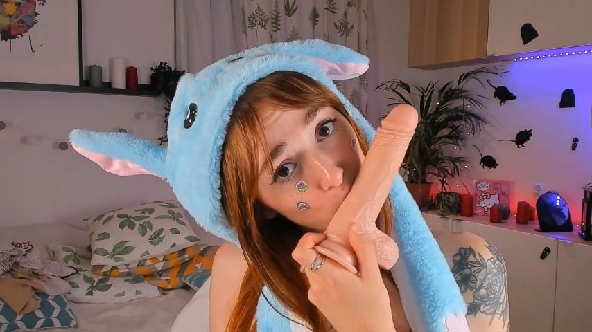 Sliding ur cock around my wet mouth - Nov 6, 2022