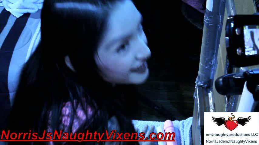 Jericha Jem gives gloryhole head BJ