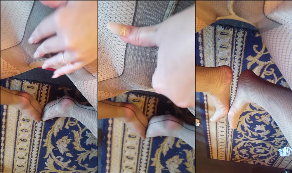 cherrybmodeluk 02 09 2017 3332923 cheeky wank in the changing room    footwank feet tights landingstrip gusset sea
