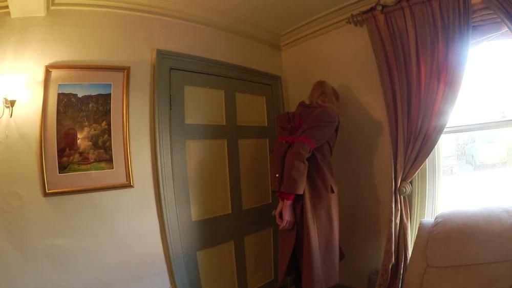 Ariel Anderssen Rope Saleswoman Gets Roped