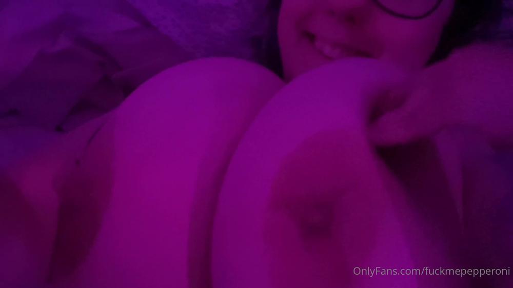 fuckmepepperoni 07 07 2021 2156415122 Come in bed with me 