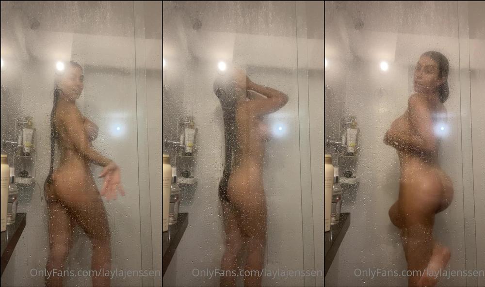 laylajenssen 03 02 2021 2023270663 Does anyone want to shower with me