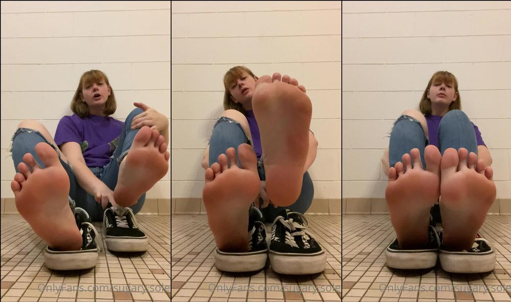 sugary.sole 16 09 2020 906619939 my stinky feet would love for your cock to bust all over these toes