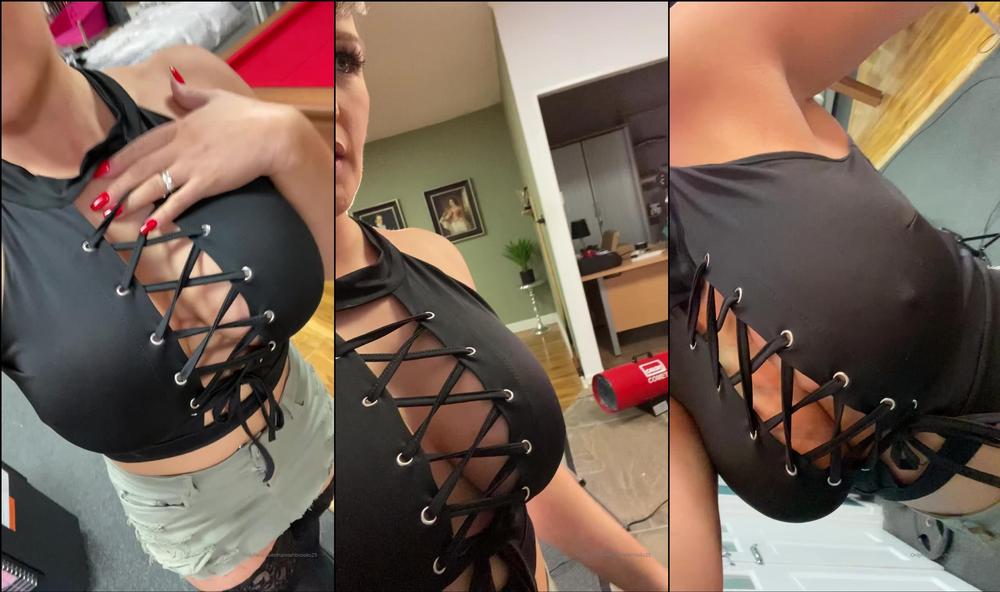hannahbrooks25 27 12 2019 112626246 A naughty little sneak peak  but donât worry the full thing will be posted on here v