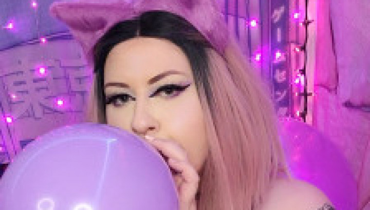 BBW blows purple balloons - November 02, 2021