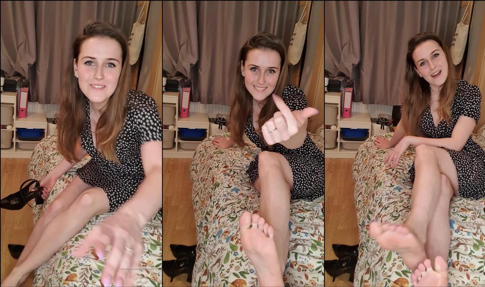 sophiatruee 21 01 2020 19454412 HAVE_YOU_BEEN_HIDING_YOUR_FETISH_FROM_ME_YOU_HAVE_A_FOOT_FETISH_I_knew_you_did._When_you_t