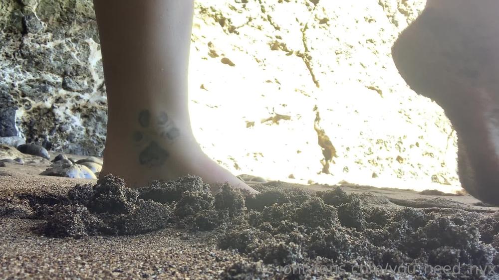 you_need_nyx 01 04 2019 5756985 My perfect little feet getting all sandy at the beach.
