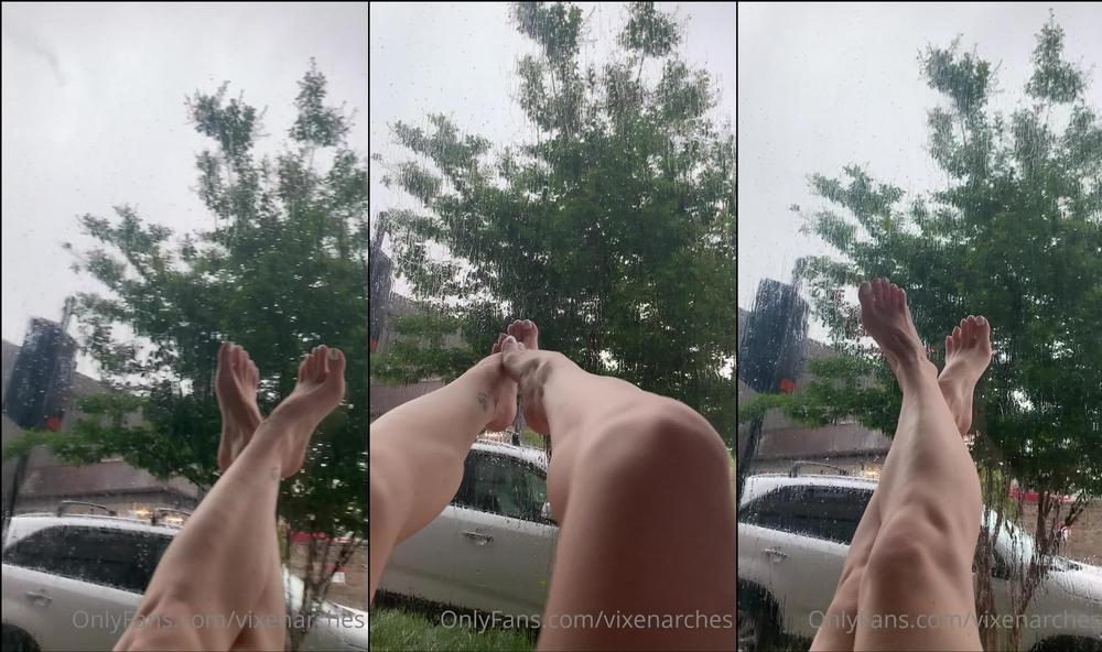 vixenarches 04 05 2022 2444622944 Chill with me on this rainy day 