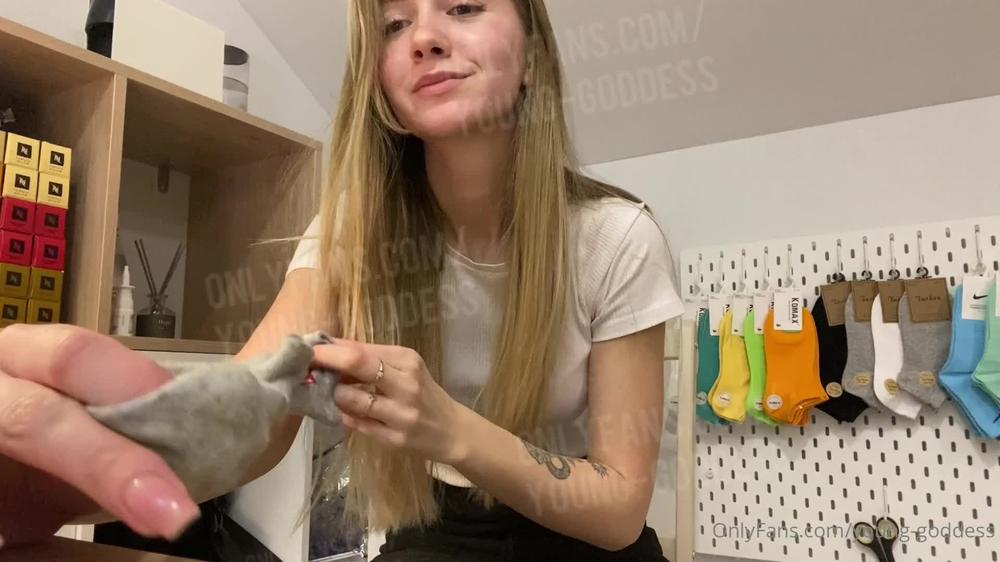 young goddess 03 12 2021 2292029974 Admire my graceful feet