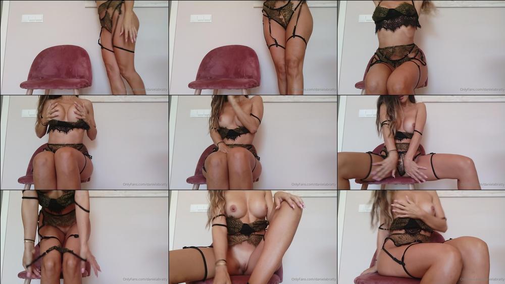 danielabratty 12 09 2020 880390860 Quiero seducirte....ver cÃ³mo va creciendo tu polla a cada movimiento mÃ­o....hacerte sabe