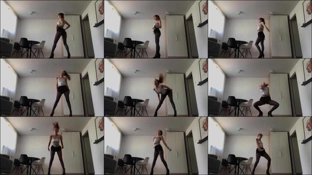 Tall girl in heels - Sep 30, 2022
