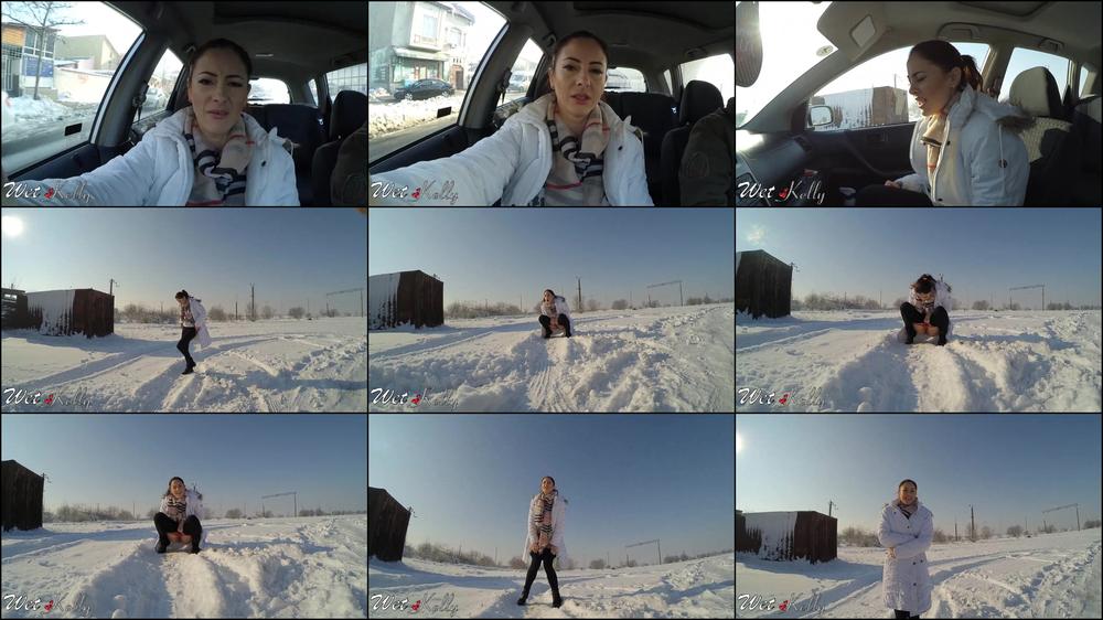 Wet Kelly Pee Despertion In The Snow