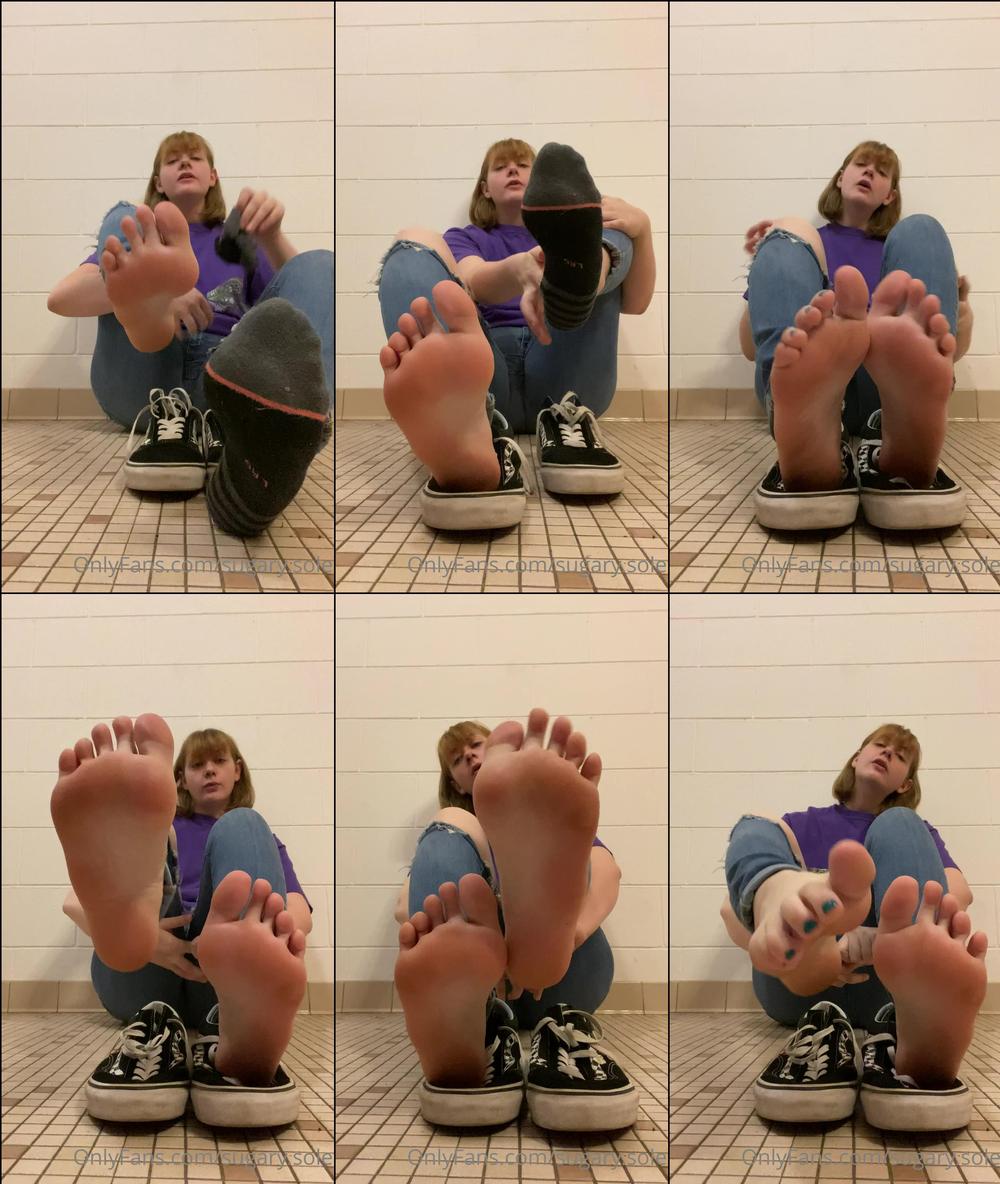 sugary.sole 16 09 2020 906619939 my stinky feet would love for your cock to bust all over these toes
