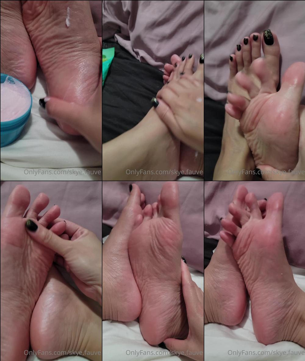 skye.fauve 29 10 2021 2259796740 just moisturizing my feet before i go to sleep.