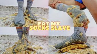 EAT MY SOCKS SLAVE (lissadollhot)