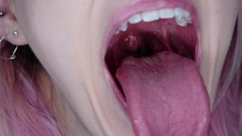 Mouth And Throat Fetish Fun (Sofie Skye)
