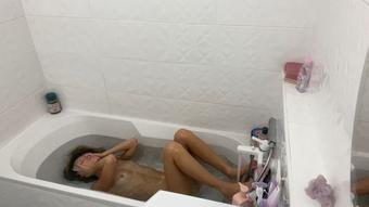 Bath time ignoring cam (Gina Gerson Real)