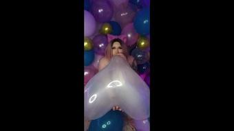 Balloon room Blow2Pop - October 30, 2021 (GothAmber)