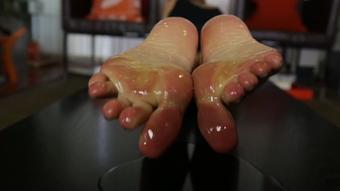 Becky's Oily Soles For Horny Poles - Nov 5, 2018 (badassbeckyshow)