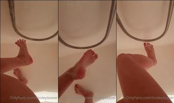 tinsleyteaser 25 09 2020 962584775 Just had some fun in the dorm while showering How do you like it  (tinsleyteaser)