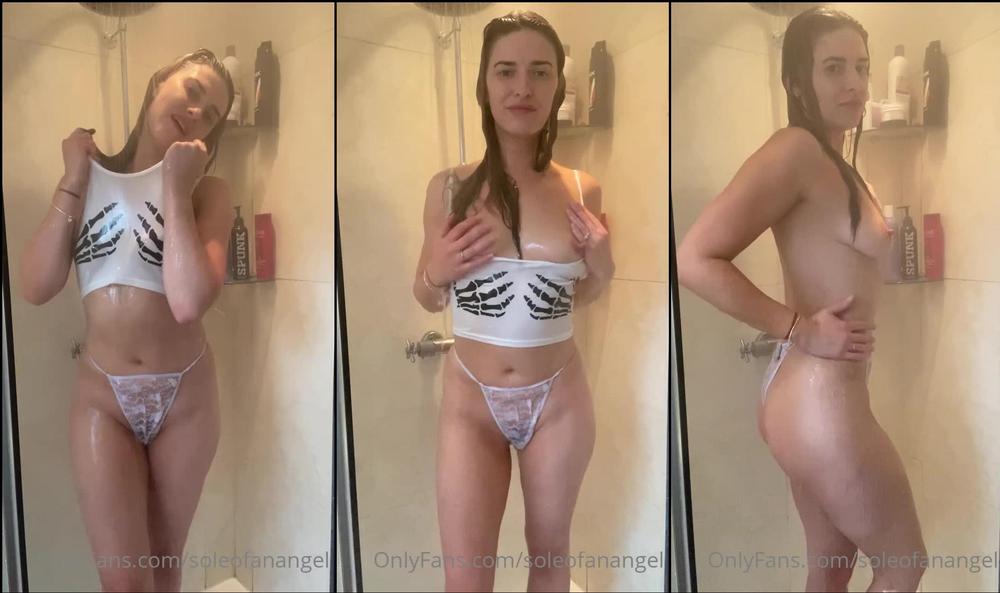 emilyhotwifeukvip 213827122 2021 10 21 when i got this top as a gift i new it would be perfect for a wet t shirt competition. but since the