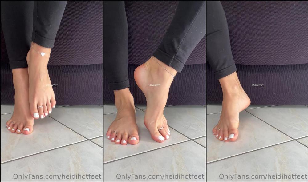 heidihotfeet 10 10 2022 2634202345 i feel very sexy today here i am on my toes