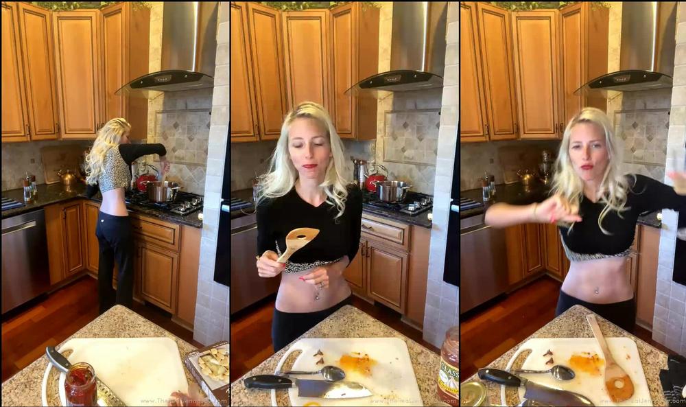 therealjennajay 195019571 2021 09 08 stream started at 09082021 0959 pm making a quick and easy dinner gnocchi in a spicy meat blush sau