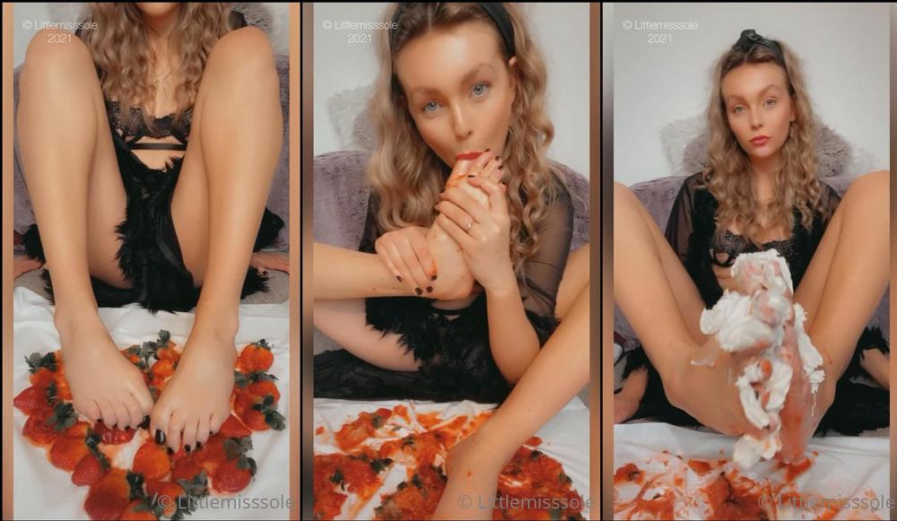 littlemisssole 10 03 2021 2051157906 juicy juicy wednesday just hit you hope you enjoy this strawberry sucking video as much a