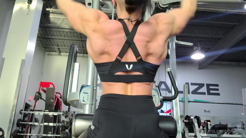 musclegeisha 03 12 2020 1377759849 Finished yest with pulldowns. No script this week. Training whatever brings me joy. Musc