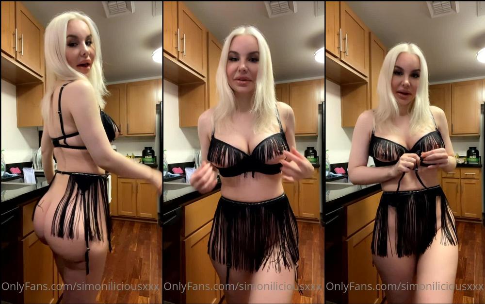 simoniliciousxxx 06 03 2022 2383936351 How do you like my new lingerie set 
