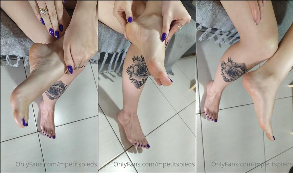 mpetitspieds 17 04 2022 2428037887 Só eu sei o tanto que esses pezinhos estavam macios... Solas hidratadas e brilhosas. Eu s