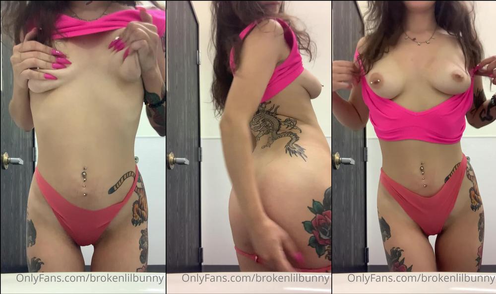 vilevixen69 07 08 2020 659528898 Horny at work. Whatâs new