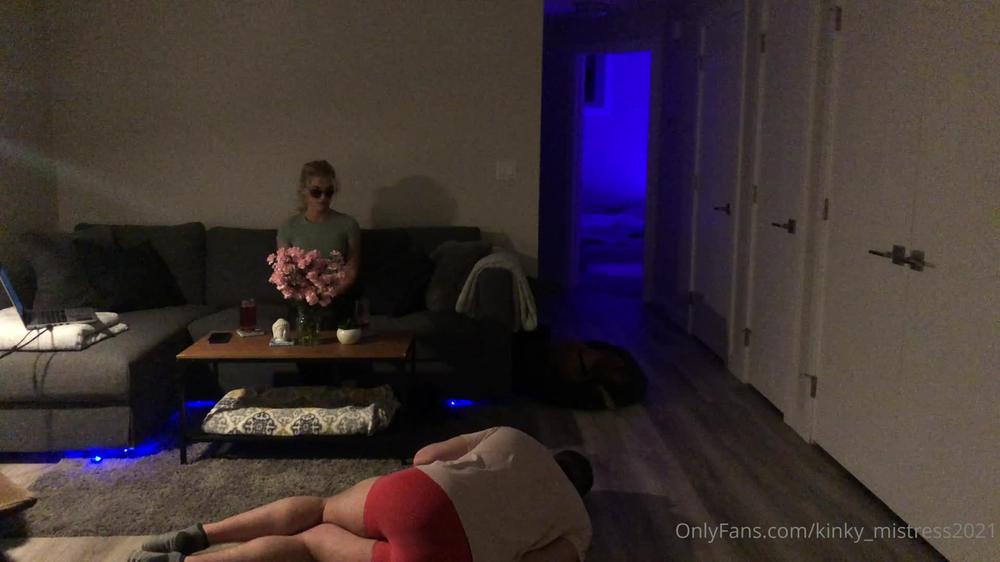 kinky_mistress2021 13 05 2021 2108642335 He asked for âone really hard kickâ but then this happens
