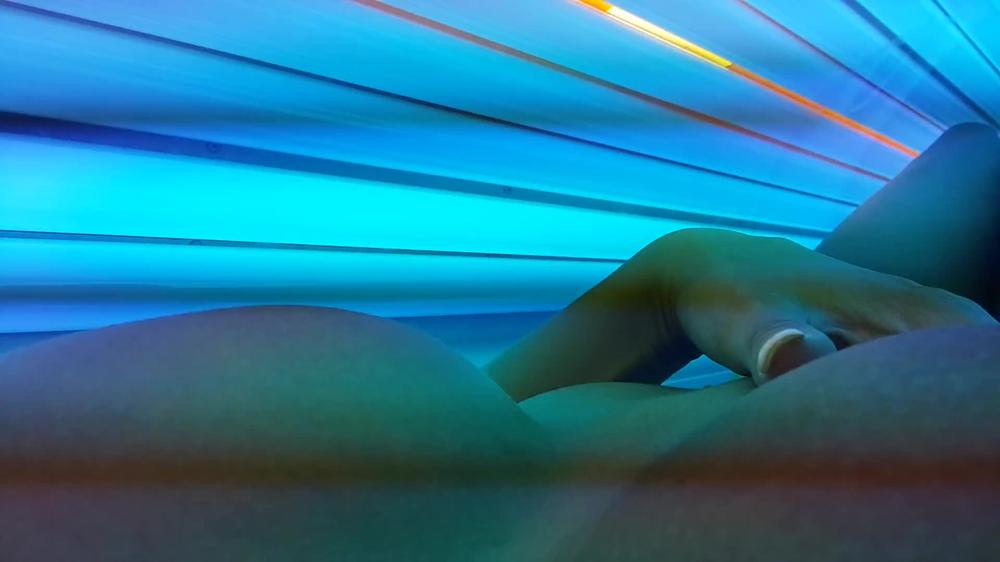 anissakate 04 01 2018 6022756 tanning time   petite sÃ©ance d UV