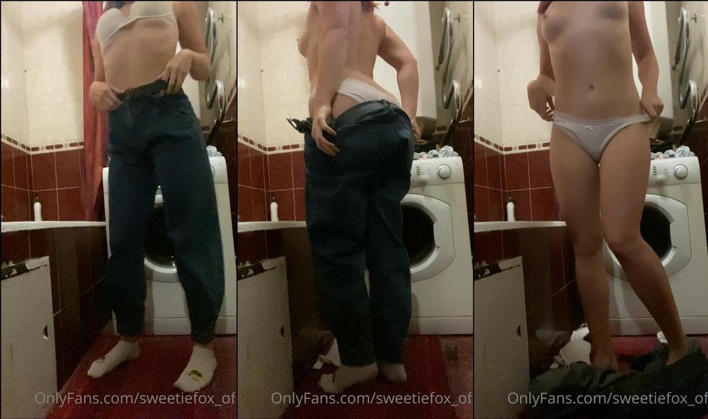 sweetiefox_of 22 10 2020 1121694117 Undressing before shower â¨