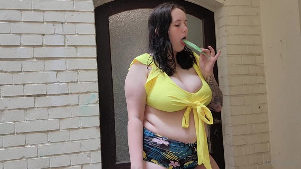 nerdynami 1233468517 i made a few bikini videos and will make some bikini photos to upload very shortly gotta take advantage of the warm days