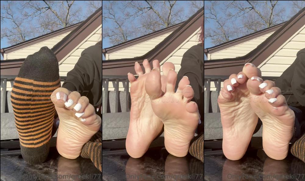 greekli77 06 04 2023 2829195606 these socks smelled like straight vinegar when i took them off