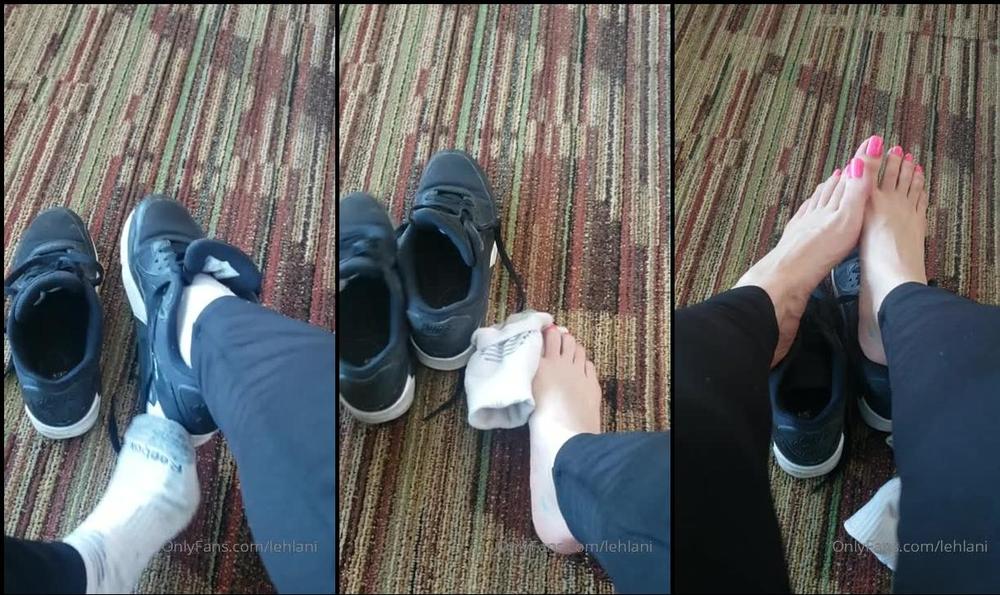 lehlani 03 08 2019 9263786 A_little_swollen_ill_take_pedi_color_suggestions_soon_in_here_)