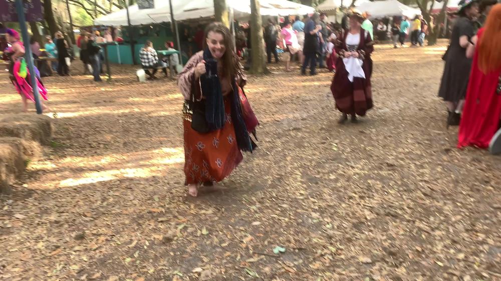 kellilynnsage 25 02 2020 159947590 Onlyfans exclusive  An attempt at a custom barefoot walking video but the wood chips were 