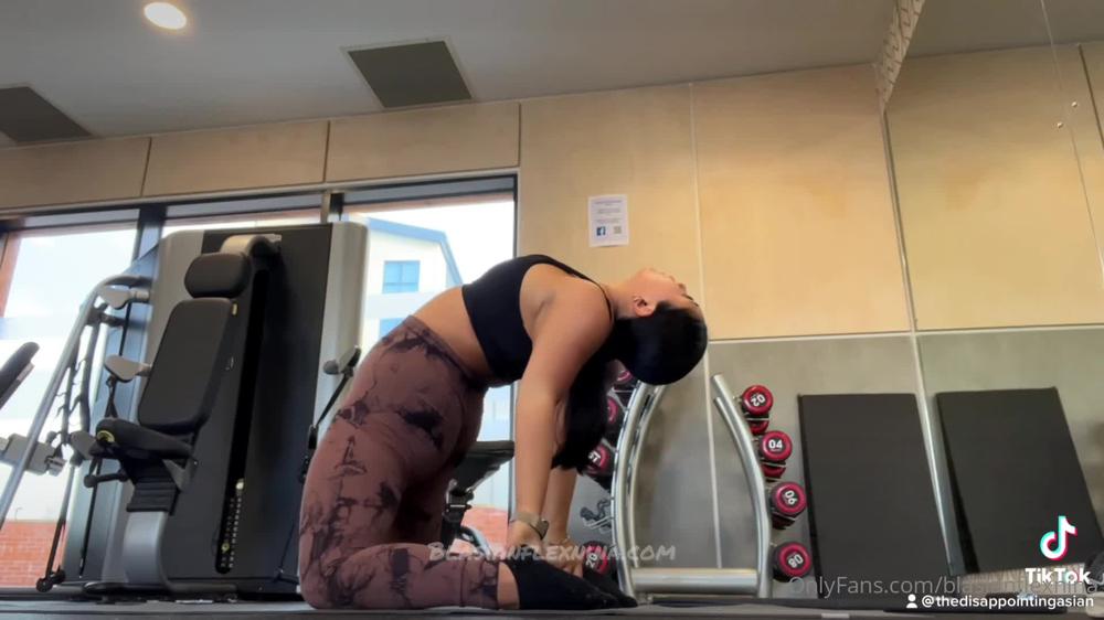 onlyninalee 455500934 i did a deep stretch after working out and thought i would video it for you. i feel like i m really progressing with all my splits. i don t always get them every time but i fee
